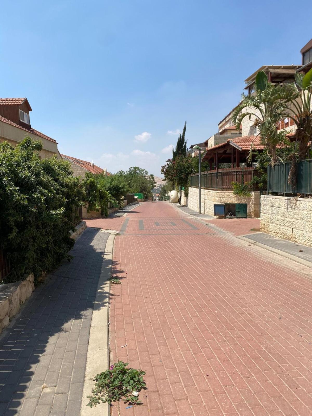 Ma'ale Adumim דירת גן מרווחת במיקום מעולה עם נטפליקס חינמי 아파트 외부 사진